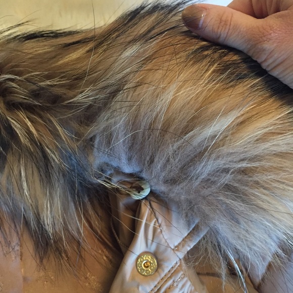 Brooks Brothers down puffer coat w/ fur collar - Picture 5 of 6